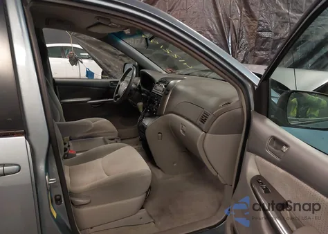 2010 Toyota Sienna Le z USA, uszkodzony, nr VIN 5TDKK4CC0AS314133